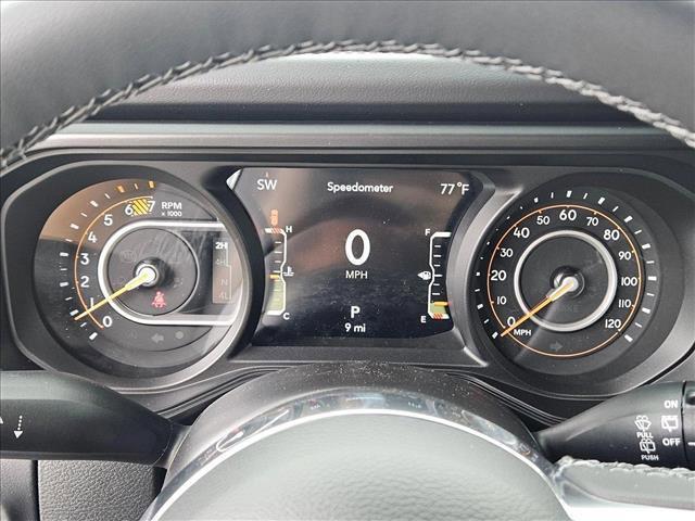 Photo of 2025 Bright White Clearcoat Jeep Wrangler