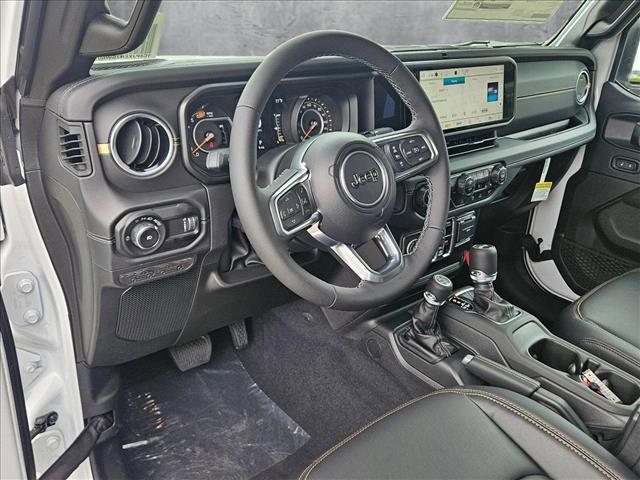 Photo of 2025 Bright White Clearcoat Jeep Wrangler