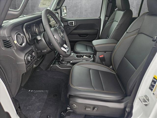 Photo of 2025 Bright White Clearcoat Jeep Wrangler