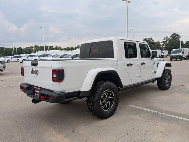 Photo of 2025 Bright White Clearcoat Jeep Gladiator