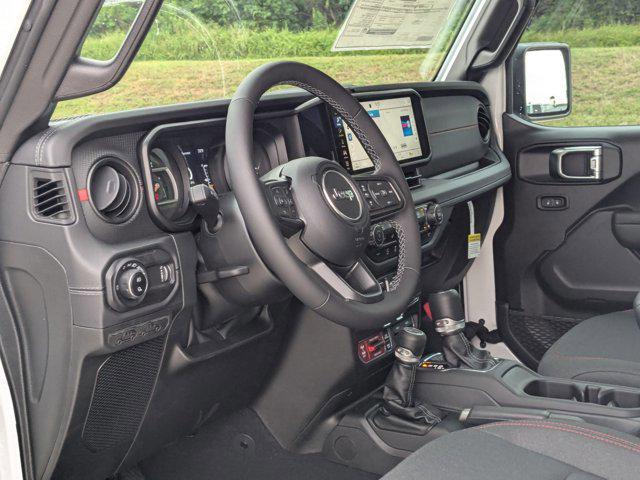Photo of 2025 Bright White Clearcoat Jeep Gladiator