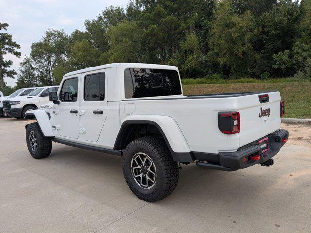Photo of 2025 Bright White Clearcoat Jeep Gladiator