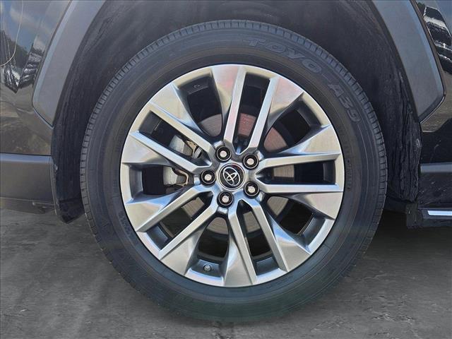 Photo of 2019 Midnight Black Metallic Toyota RAV4