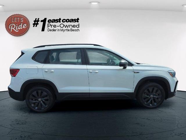 Photo of 2022 Pure White Volkswagen Taos