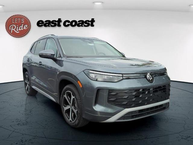 Photo of 2025 Platinum Gray Metallic Volkswagen Tiguan