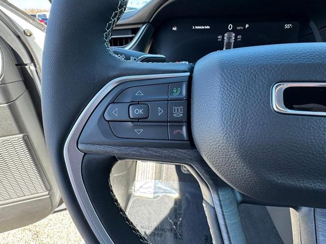Photo of 2025 Bright White Clearcoat Jeep Grand Cherokee