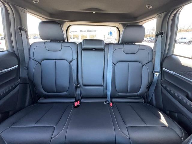 Photo of 2025 Bright White Clearcoat Jeep Grand Cherokee