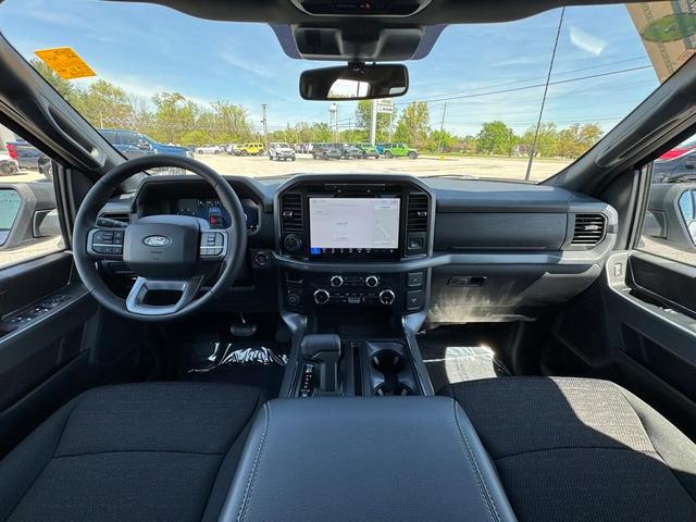 Photo of 2025 White Metallic Ford F-150