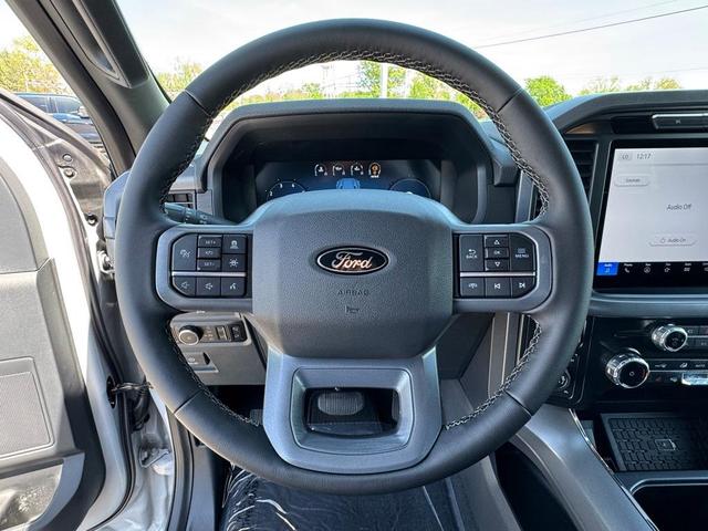 Photo of 2025 White Metallic Ford F-150