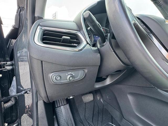 Photo of 2022 Gray Chevrolet Equinox