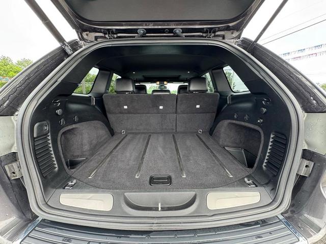 Photo of 2016 Granite Crystal Clearcoat Metallic Jeep Grand Cherokee