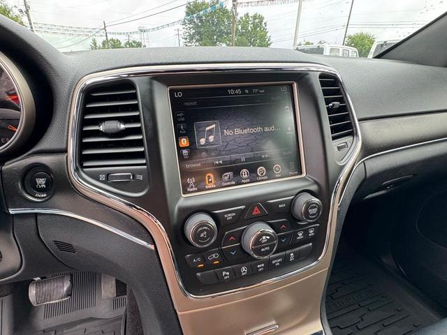 Photo of 2016 Granite Crystal Clearcoat Metallic Jeep Grand Cherokee