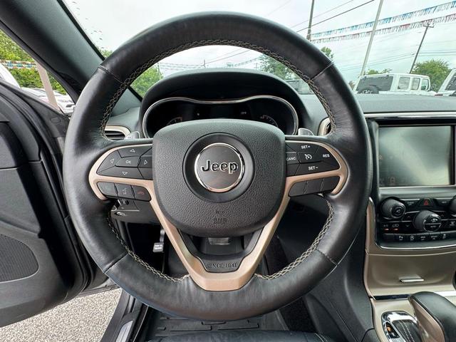 Photo of 2016 Granite Crystal Clearcoat Metallic Jeep Grand Cherokee