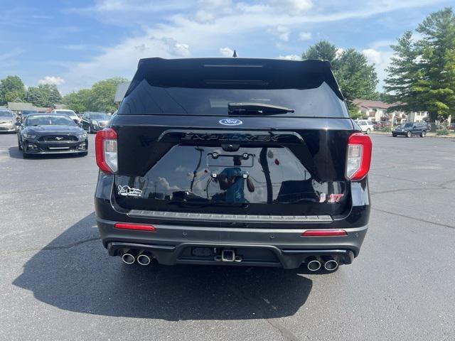 Photo of 2022 Black Ford Explorer