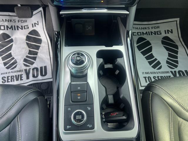 Photo of 2022 Black Ford Explorer
