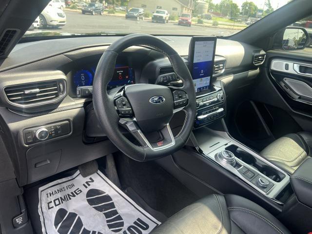 Photo of 2022 Black Ford Explorer