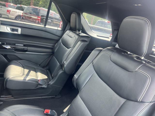 Photo of 2022 Black Ford Explorer