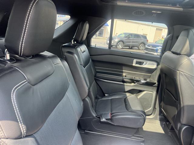 Photo of 2022 Black Ford Explorer