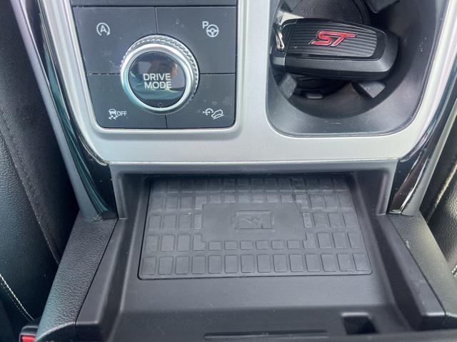 Photo of 2022 Black Ford Explorer