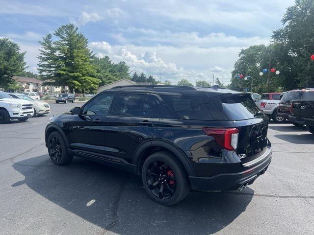 Photo of 2022 Black Ford Explorer