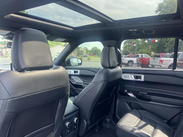 Photo of 2022 Black Ford Explorer