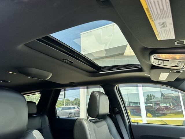 Photo of 2022 DB Black Crystal Clearcoat Dodge Durango