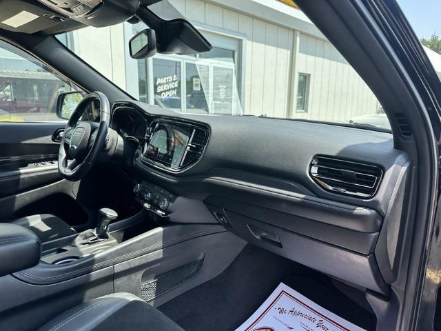 Photo of 2022 DB Black Crystal Clearcoat Dodge Durango