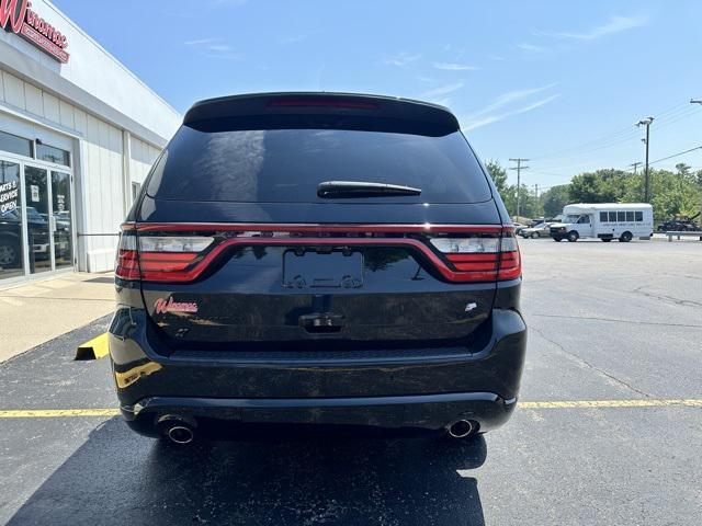Photo of 2022 DB Black Crystal Clearcoat Dodge Durango