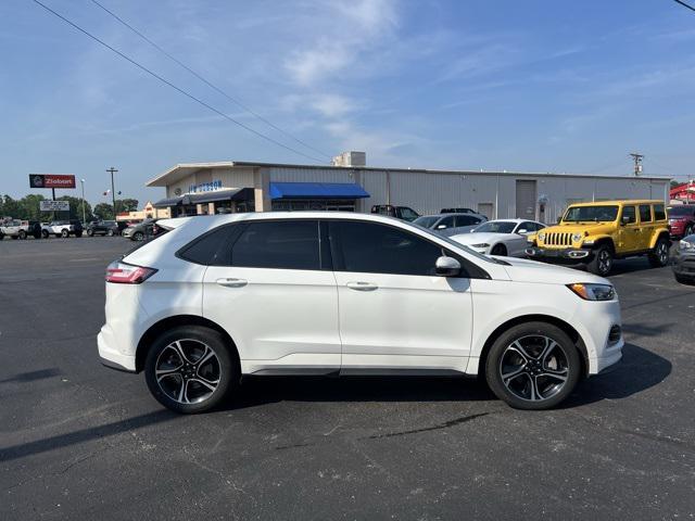 Photo of 2022 Star White Metallic Tri-Coat Ford Edge