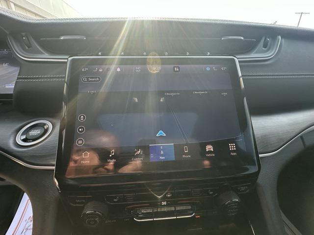 Photo of 2021 Baltic Gray Metallic Clearcoat Jeep Grand Cherokee L