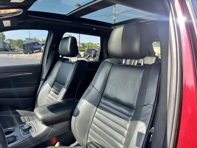 Photo of 2019 Velvet Red Pearlcoat Jeep Grand Cherokee