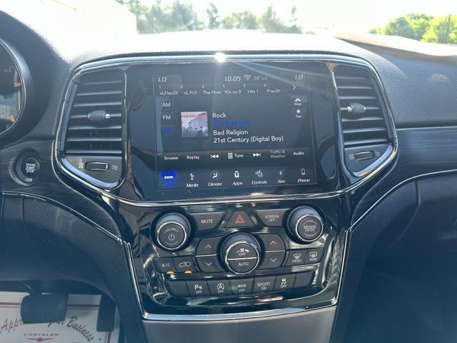 Photo of 2019 Velvet Red Pearlcoat Jeep Grand Cherokee