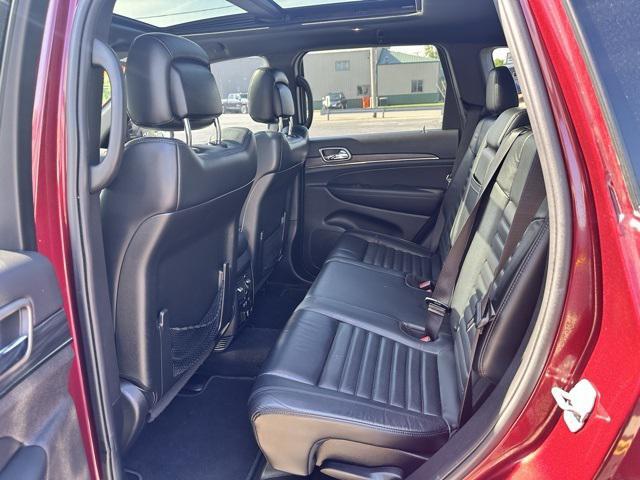 Photo of 2019 Velvet Red Pearlcoat Jeep Grand Cherokee