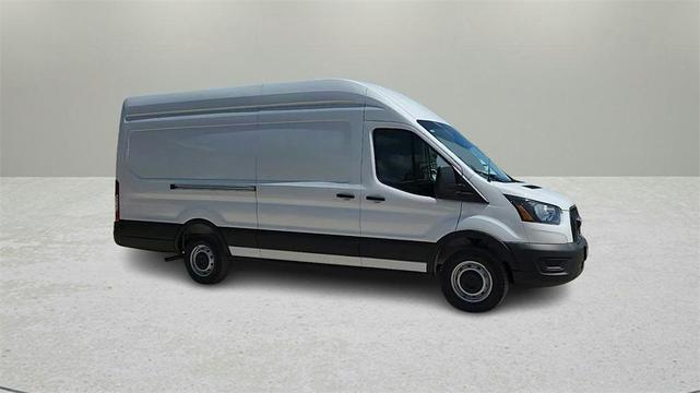 Photo of 2025 Oxford White Ford Transit-250