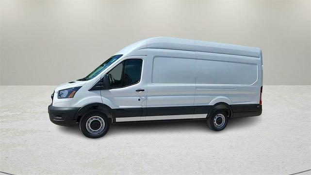 Photo of 2025 Oxford White Ford Transit-250