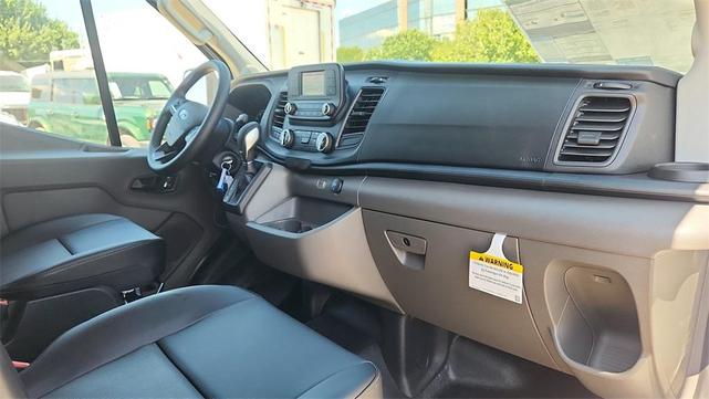 Photo of 2025 Oxford White Ford Transit-250