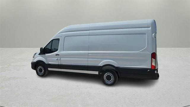 Photo of 2025 Oxford White Ford Transit-250