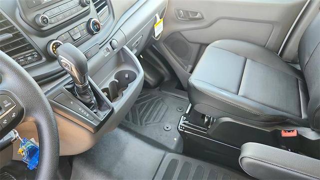 Photo of 2025 Oxford White Ford Transit-250