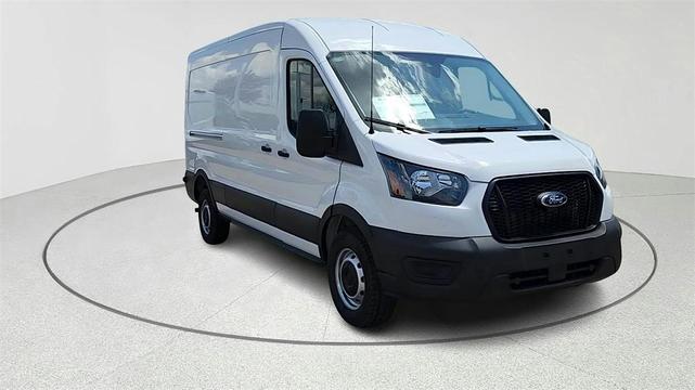Photo of 2025 Oxford White Ford Transit-250
