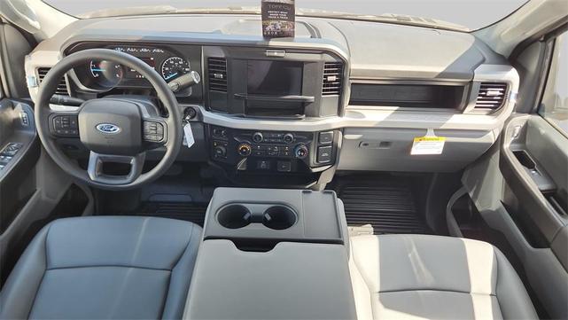 Photo of 2025 Oxford White Ford F-250