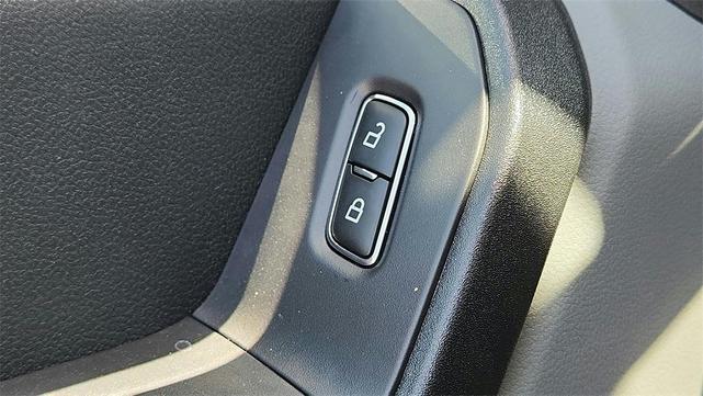 Photo of 2025 Oxford White Ford F-250