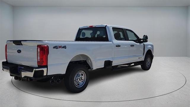 Photo of 2025 Oxford White Ford F-250
