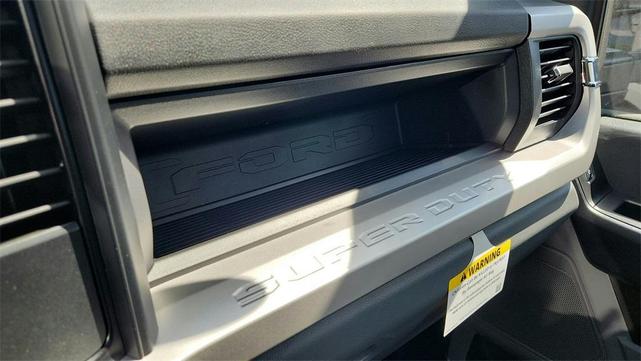 Photo of 2025 Oxford White Ford F-250