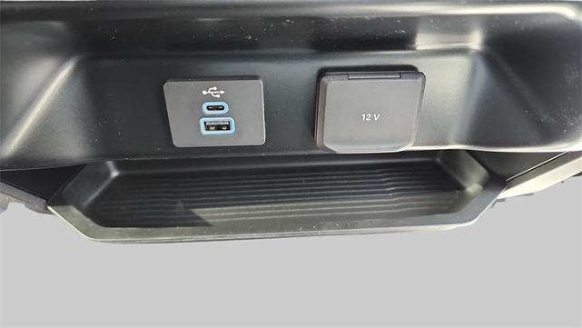 Photo of 2025 Oxford White Ford F-250