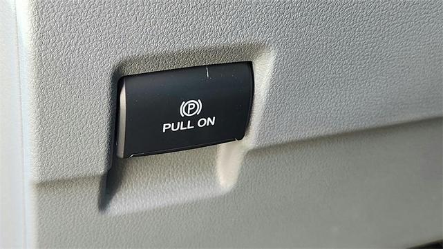 Photo of 2025 Oxford White Ford F-250