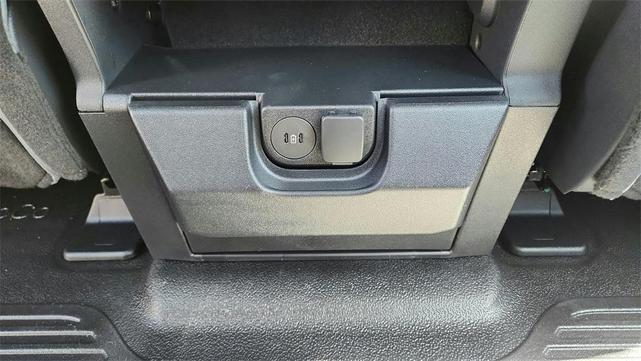 Photo of 2025 Oxford White Ford F-250
