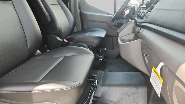 Photo of 2025 Oxford White Ford Transit-350