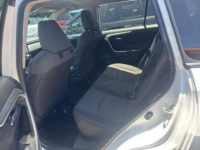 Photo of 2021 Super White Toyota RAV4