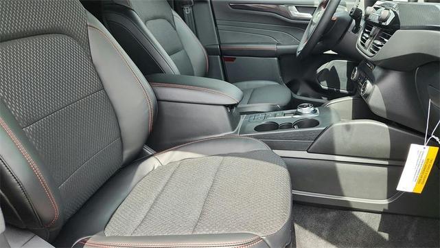 Photo of 2025 Space Silver Ford Escape