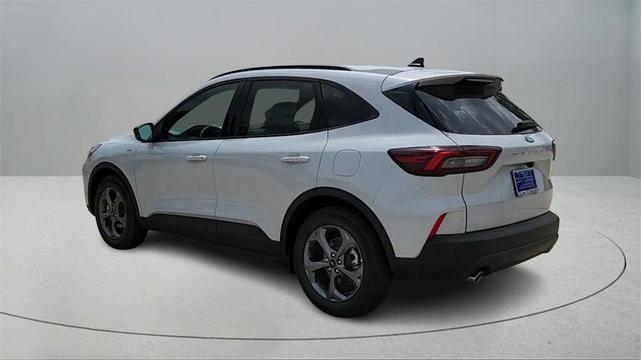 Photo of 2025 Space Silver Ford Escape